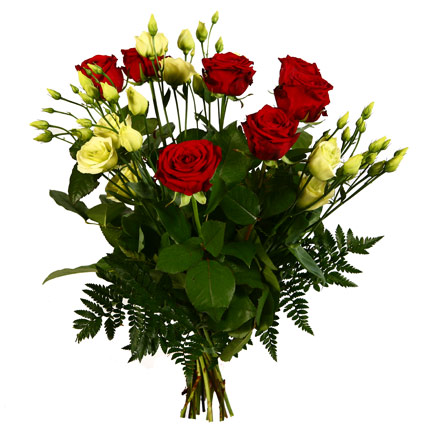 Цветы: Красные розы и белая эустома (лизиантус)