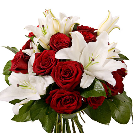 Ziedi: Kvēli sarkanas rozes un samtaini baltas lilijas